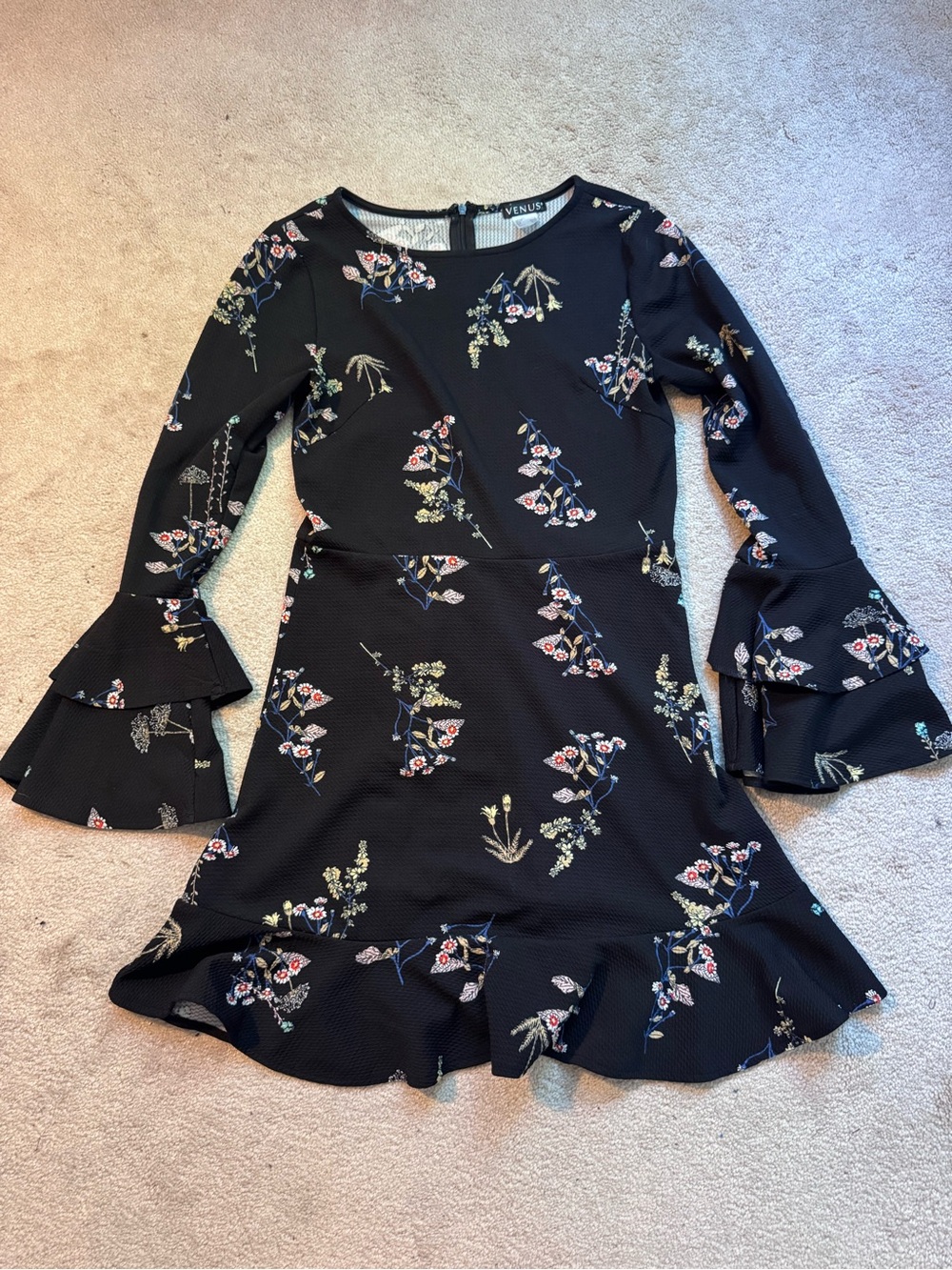 VENUS Black Floral Long Sleeve Ruffle Dress